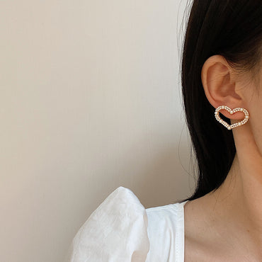 Korean S925 Silver Needle Hollow Heart Sweet Pearl Earrings