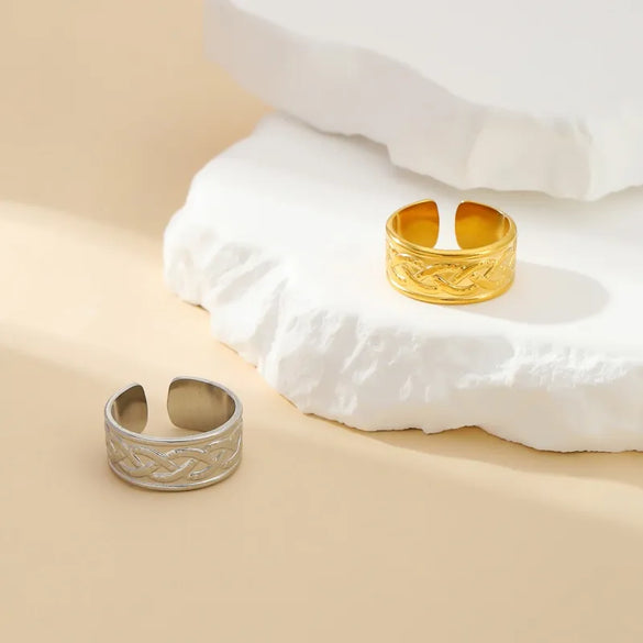 304 Stainless Steel 18K Gold Plated Modern Style Simple Style Geometric Solid Color Open Rings