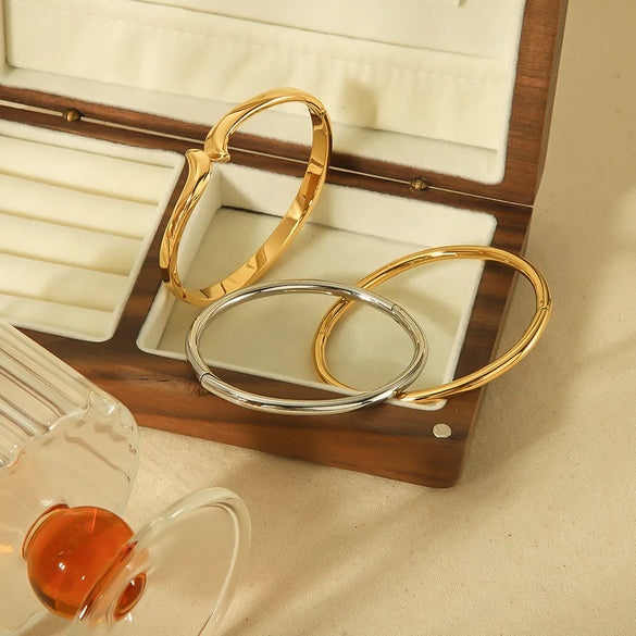 Simple Style Solid Color 304 Stainless Steel 18K Gold Plated Bangle In Bulk