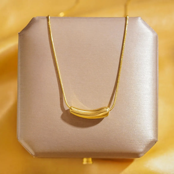 304 Stainless Steel Copper 18K Gold Plated K Gold Plated Cute Inlay Flower Butterfly Acrylic Shell Zircon Pendant Necklace