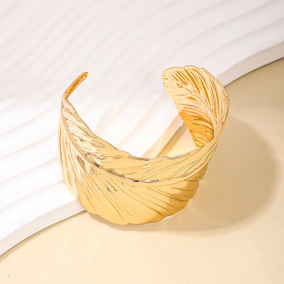 Vintage Style Roman Style Stripe Leaves Flower 304 Stainless Steel 18K Gold Plated Bangle In Bulk