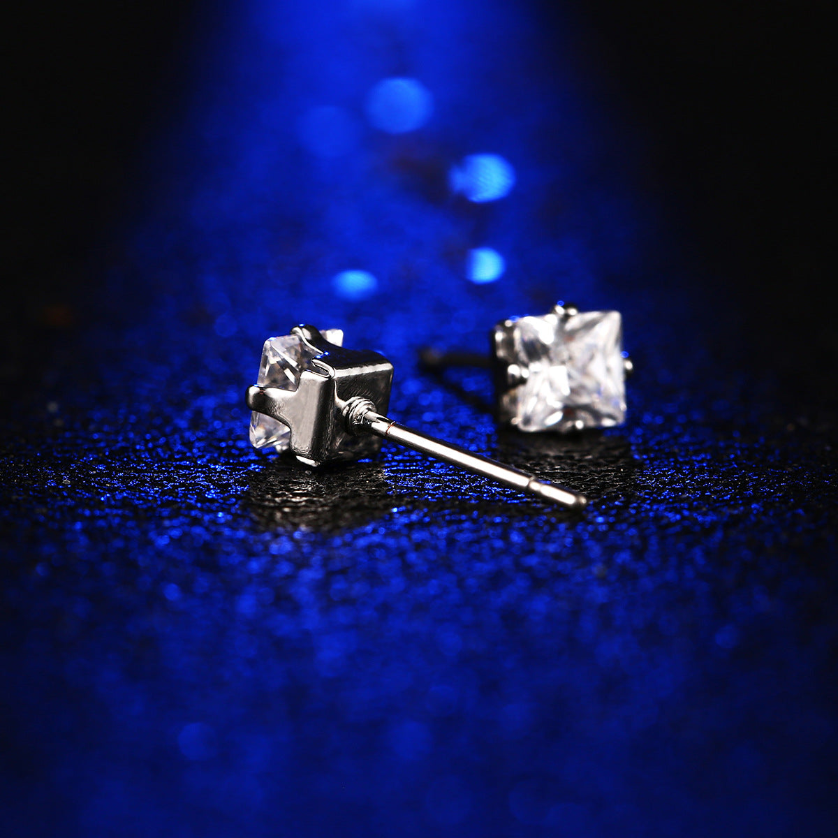 New Fashion Crown Diamond Copper Plated White Gold Four-claw Crystal Stud Earrings For Women Wholesale