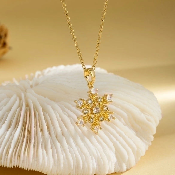 Casual Elegant Cross Heart Shape Flower Stainless Steel Titanium Steel Plating Inlay Zircon 18k Gold Plated Gold Plated Pendant Necklace