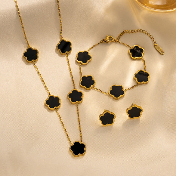 Moderate Luxury Quadrilateral Geometric Heart Titanium Steel 18K Gold Plated Necklaces