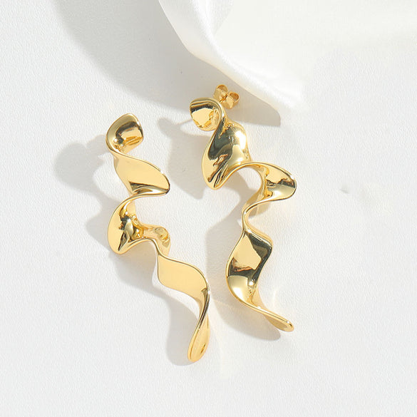 Cross-border hot-selling new trendy light luxury, love design earrings, literary retro personality, versatile earrings, jewelry women
