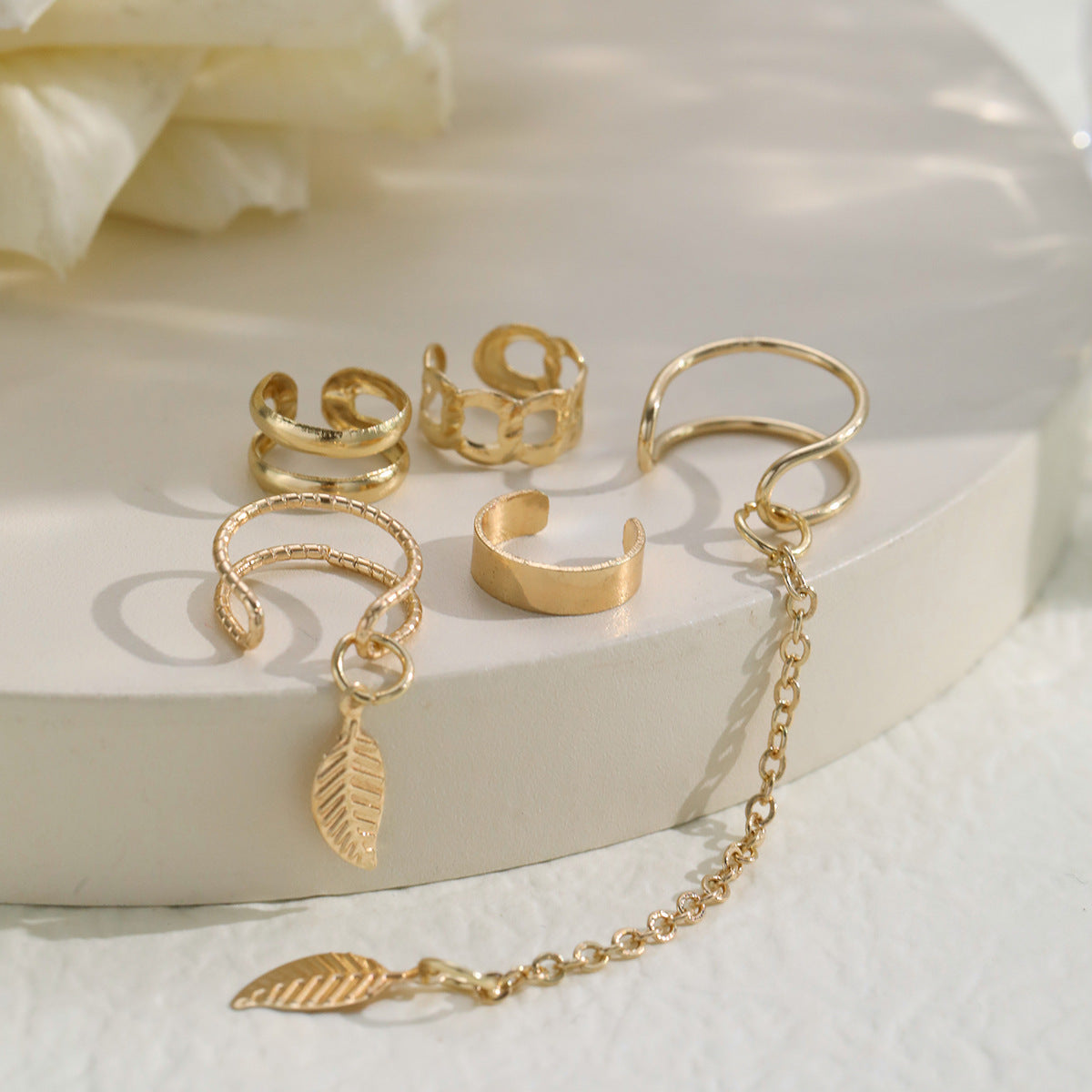 Cross-border fashion temperament, personality golden leaf tassel chain ear clip 5-piece set Creative light luxury C-type ear clip