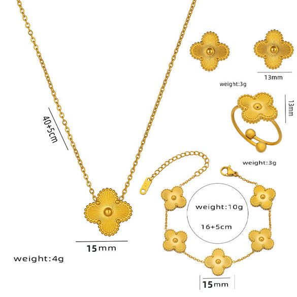 Moderate Luxury Quadrilateral Geometric Heart Titanium Steel 18K Gold Plated Necklaces