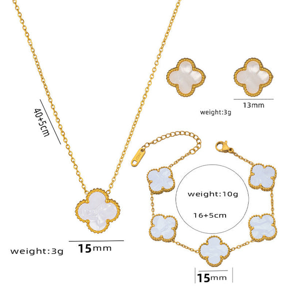 Moderate Luxury Quadrilateral Geometric Heart Titanium Steel 18K Gold Plated Necklaces