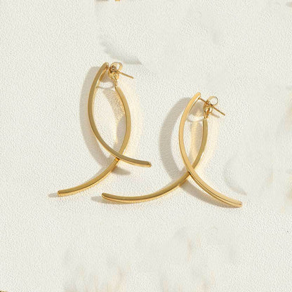 AliExpress hot-selling copper plated 14K real gold C-type twist earrings ins Internet celebrity style simple and versatile exquisite earrings for women