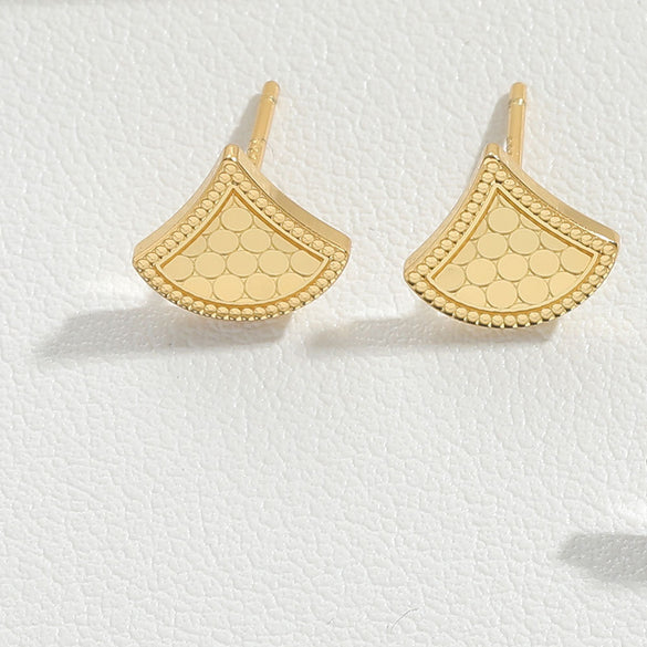 Cross-border hot-selling small, delicate, loving design, hip-hop earrings, niche versatile, cold style, personalized earrings and accessories