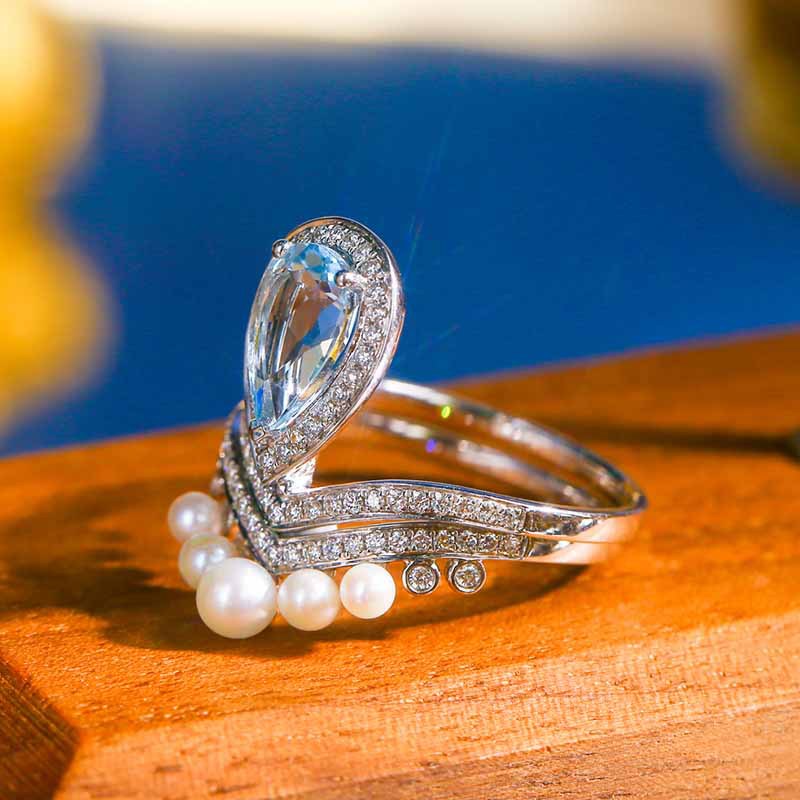 Tik Tok Live Stream Popular Imitation Natural Aquamarine Crown Diamond Ring Advanced Design Pearl Colored Gems Stacked Ring Female