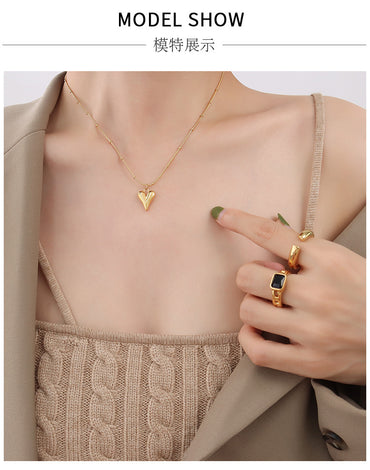 Fashion Mini Peach Heart Titanium Steel Necklace Wholesale