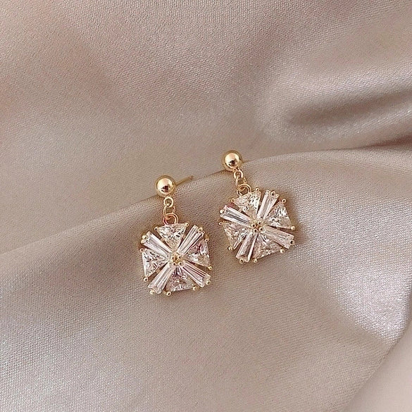 Retro Flower Copper Inlay Zircon Drop Earrings Ear Studs 1 Pair