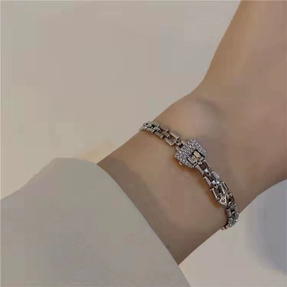 Adjustable Electroplated Copper Buckle Ring With Chain Detail Fashion Statement Ring Gift