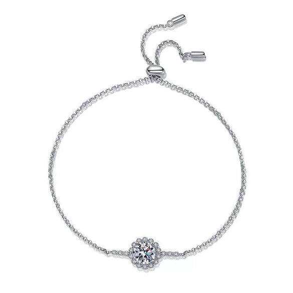 Adjustable Women's S925 Sterling Silver Daisy Bracelet With Platinum Plated Moissanite And Electroplating Treatment