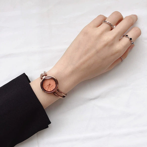 Allmatch Elegant Retro Metal Quartz Bracelet Watch For Female With Round Dial And Stainless Steel Strap