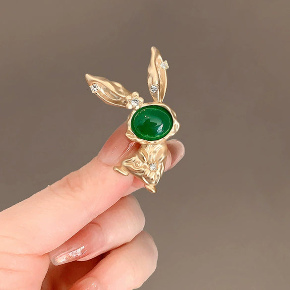 Alloy Animal Flower Shaped Electroplated Rabbit Brooch For Ladies