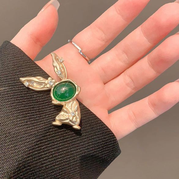 Alloy Animal Flower Shaped Electroplated Rabbit Brooch For Ladies