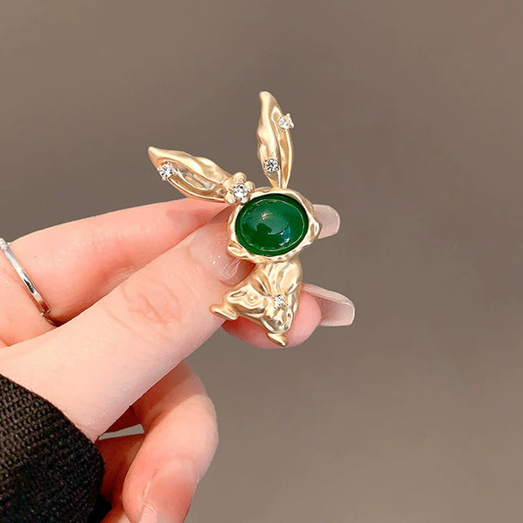 Alloy Animal Flower Shaped Electroplated Rabbit Brooch For Ladies