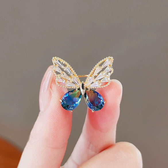 Alloy Blue Butterfly And Flower Pattern Ladies Brooch With Electroplating