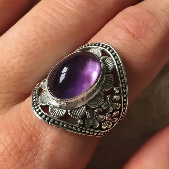 Alloy Bohemian Distressed Ring With Carved Flower And Leaf Pattern For Women