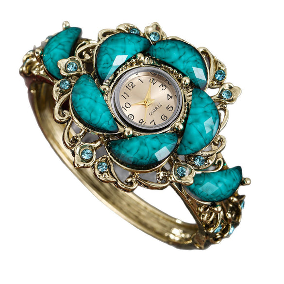 Alloy Bracelet Quartz Watch For Women Fashion Round Dial Moon Curved Edge Diamondencrusted