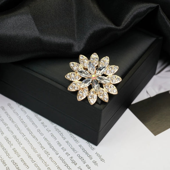 Alloy Brooch Star Animal Flower Bow Leaf Pattern Electroplating Simple Fashionable Personality