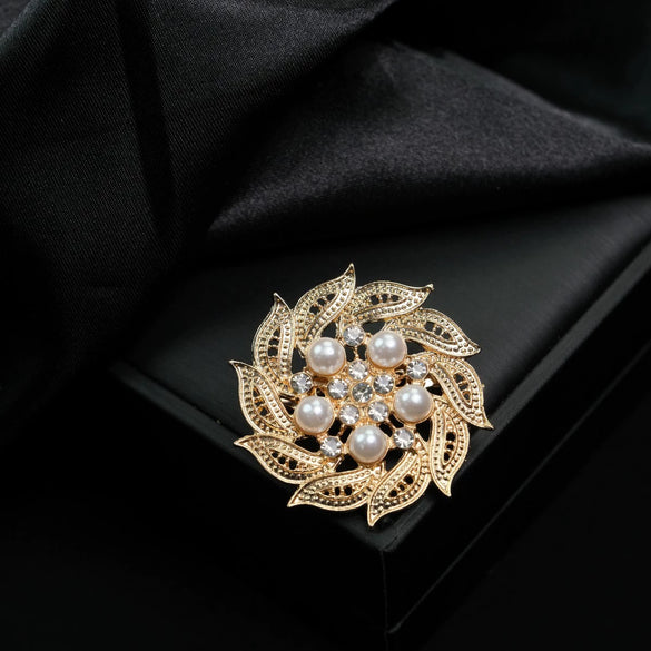 Alloy Brooch With Star Shape And Electroplating Design For Women