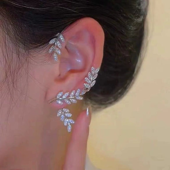 Alloy Butterfly Ear Clip With Diamond And Geometric Design For Women