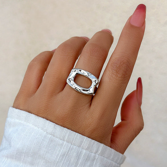 Alloy Butterfly Ring For Women With Bow And Geometric Pattern And Electroplating Treatment