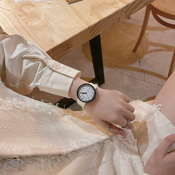 Alloy Case Ordinary Glass Mirror Graffiti Digital Dial Casual Couple Watch