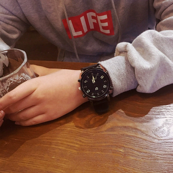 Alloy Case Silicone Strap Round Dial Sports Couple Watch