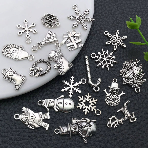 Alloy Christmas Series Pendant Accessories With Snowman Christmas Tree Deer Snowflake Natural Style Electroplating Treatment