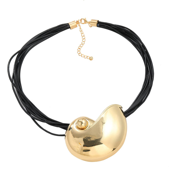 Alloy Conch Necklace Women's Fashionable Metal Pendant With Animal Geometric Style Electroplated