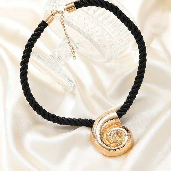 Alloy Conch Pendant Necklace For Women Black Rope Snake Bone Chain Electroplated Geometric Pattern Animal Style