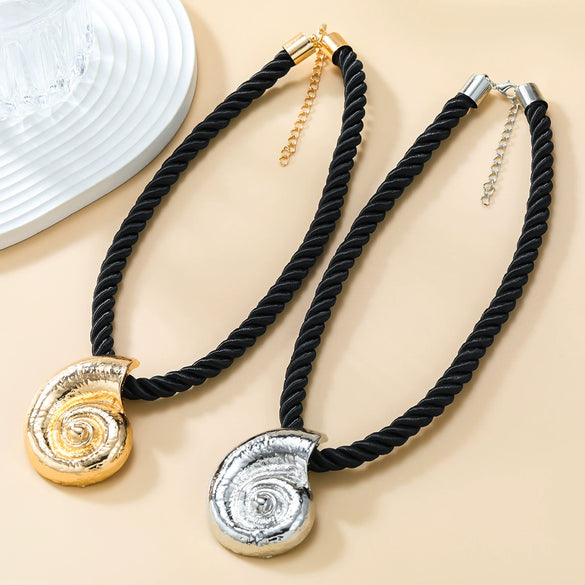 Alloy Conch Pendant Necklace For Women Black Rope Snake Bone Chain Electroplated Geometric Pattern Animal Style