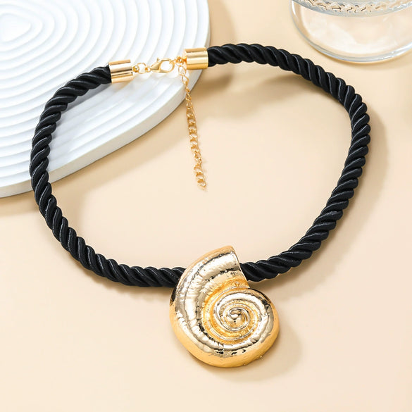 Alloy Conch Pendant Necklace For Women Black Rope Snake Bone Chain Electroplated Geometric Pattern Animal Style