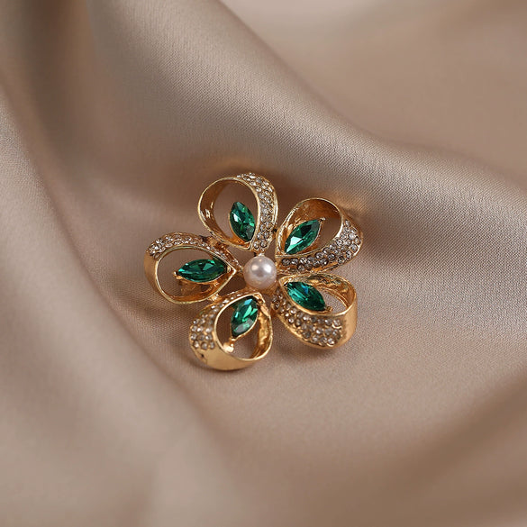 Alloy Crystal Fivepetal Flower Women's Brooch With Electroplating