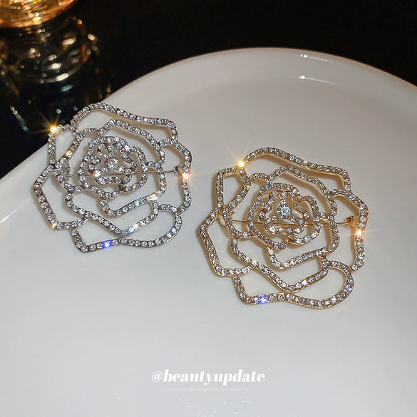 Alloy Diamondembedded Hollow Flower Brooch Heavy Industry Pin Female Accessories