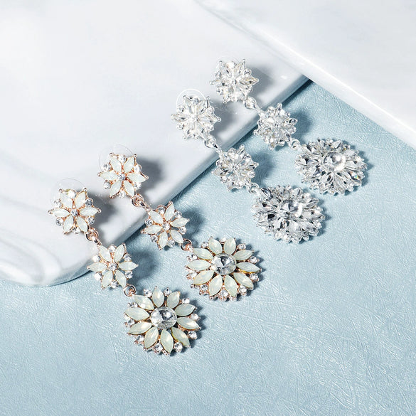 Alloy Electroplated Geometric Flower Style Earrings