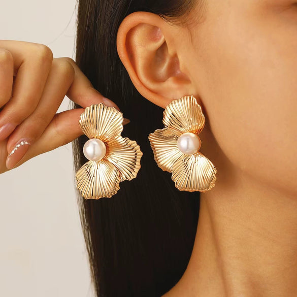 Alloy Electroplated Leaf Design Sense Women's Earrings