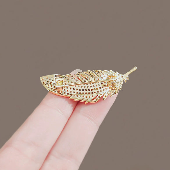 Alloy Electroplated Natural Style Feather Brooch For Women