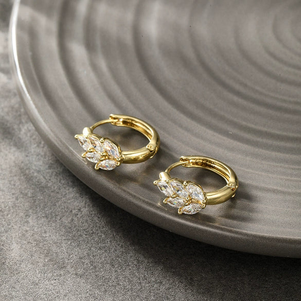Alloy Electroplated Women's Elegant Flower Pattern Earrings