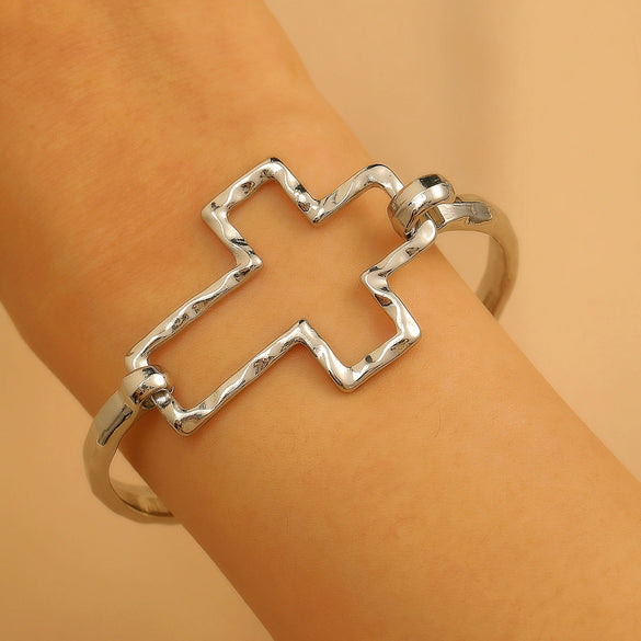 Alloy Exaggerated Cross Heart Electroplated Fashion Bracelet