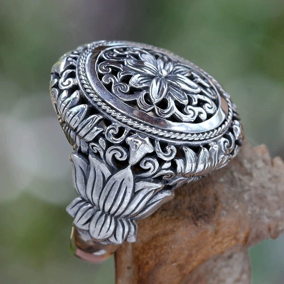Alloy Exaggerated Distressed Plants And Flowers Ring