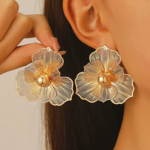 Alloy Exaggerated Flower Jewelry Set With Electroplating