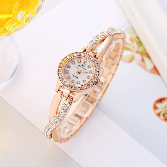 Alloy Fashion Diamond Round Dial Women's Bracelet Watch