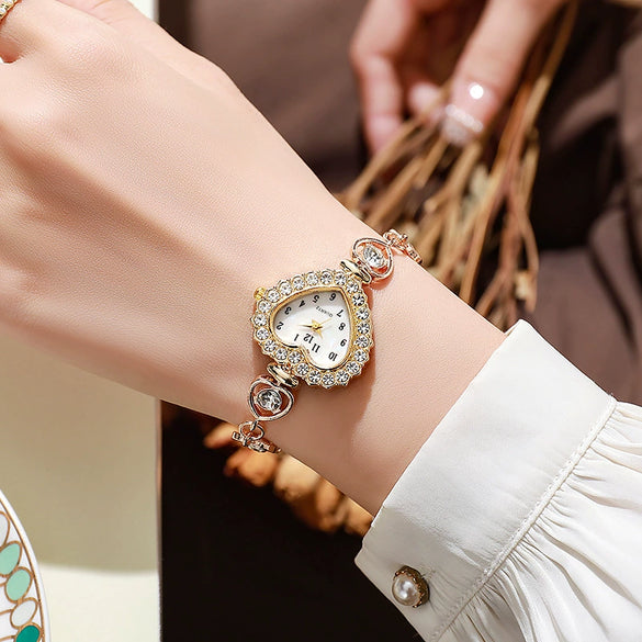 Alloy Fashionable Heart Shape Dial Bracelet Watch With Lobster Clasp