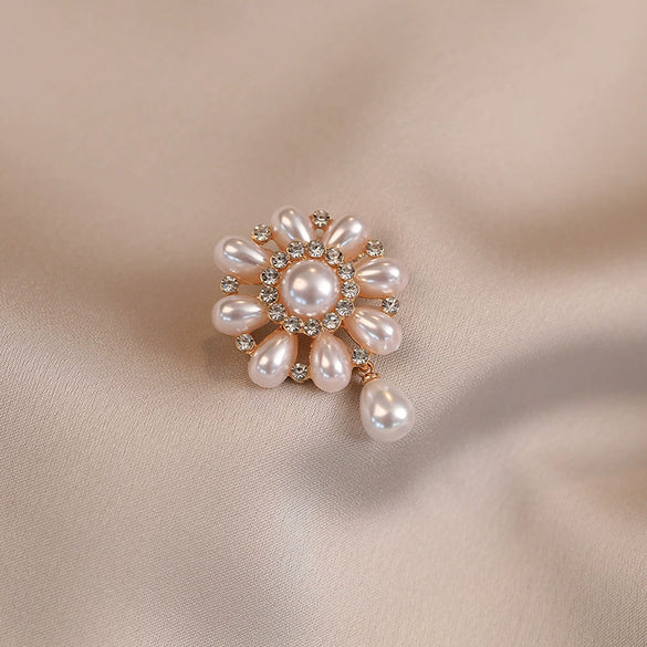 Alloy Flower Antiexposure Brooch Electroplating Minimalist Women's Accessory