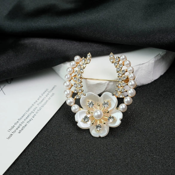 Alloy Flower Brooch Accessories Pearl Diamondencrusted Electroplated Vintage Style
